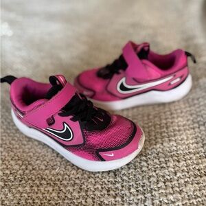 Nike Kids Fuchsia and Black Running Sneakers- 10C